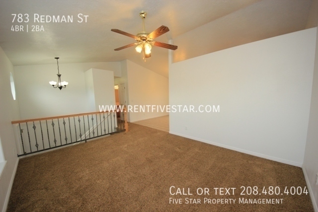 Building Photo - Spacious 4 Bedroom Home With Large Yard! V...