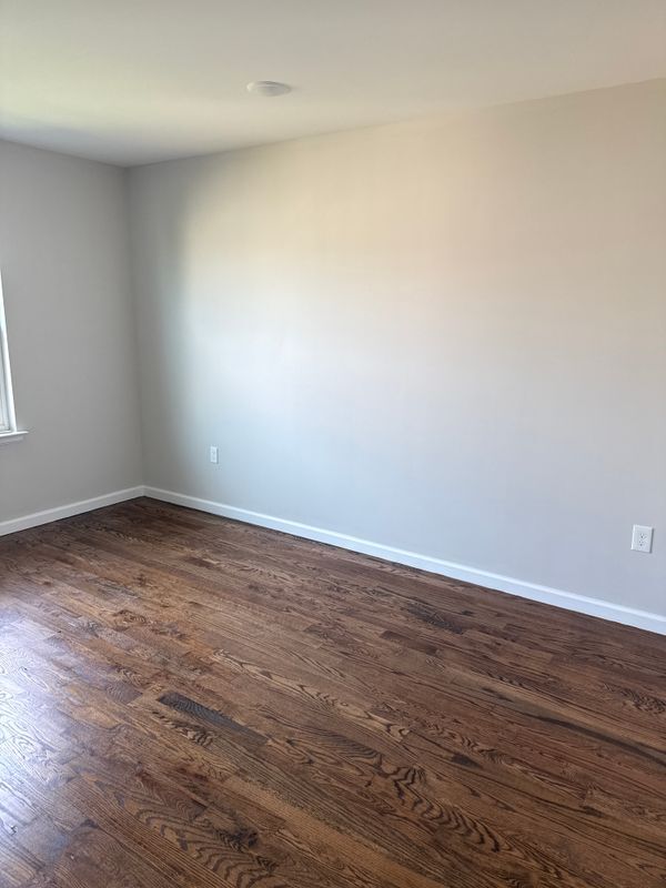 Building Photo - 224 S 6th St