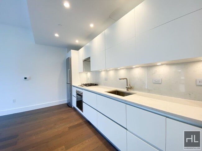 Building Photo - East 44th Street