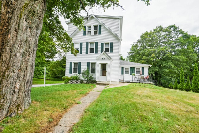 Building Photo - 82 Spindle Hill Rd
