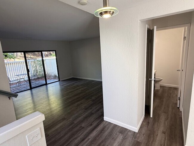 Foto del edificio - 3-Bedroom Hilltop Village Home w/ Bonus Am...