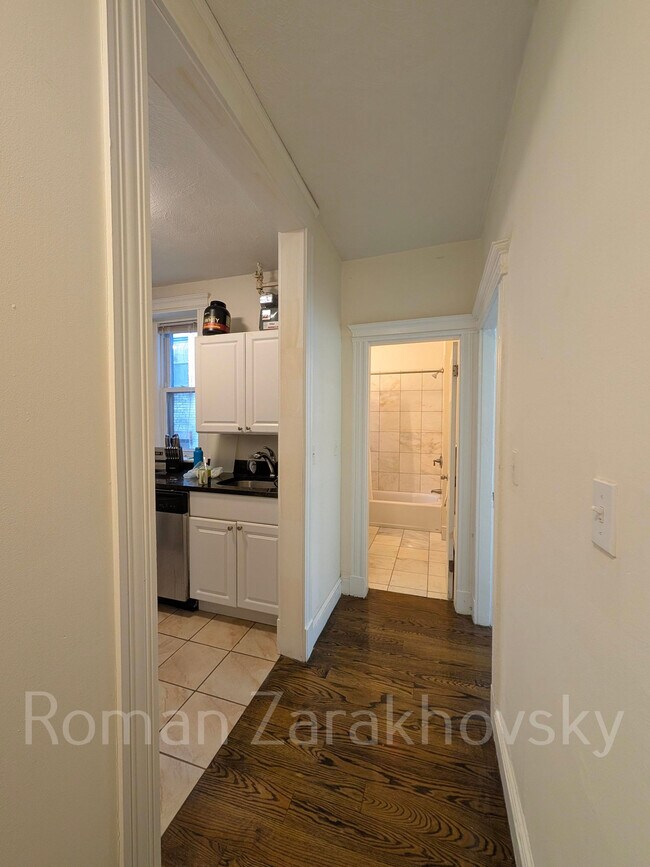 Foto del edificio - 74 Brainerd Rd