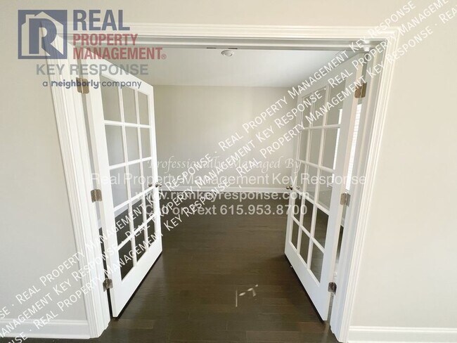 Building Photo - Gorgeous 4 Bedroom located in Cambridge Farms