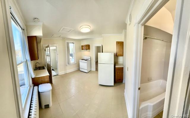 Foto del edificio - 136 Maple Ave