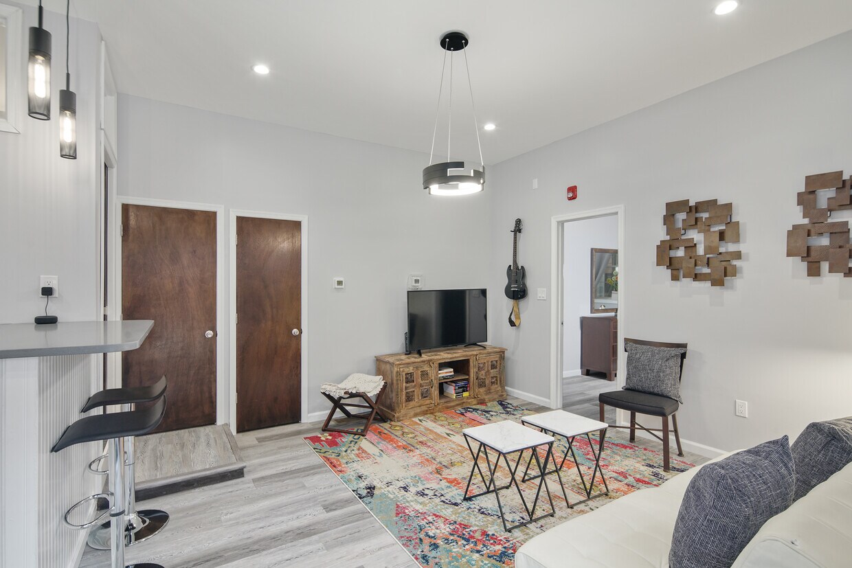 Foto principal - 518 S 13th St