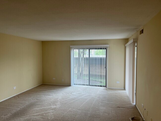 Foto del edificio - 1265 N Sterling Ave