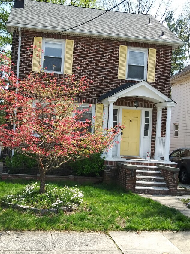 Primary Photo - 189 Edgar St