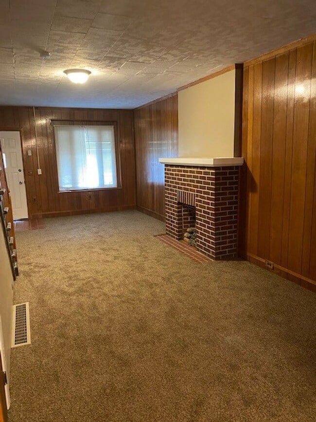 Building Photo - 4 br, 1 bath House - 708 N 13TH ST
