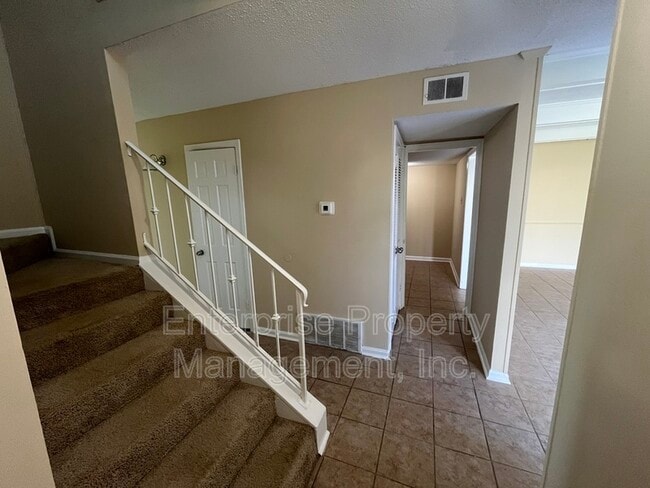 Foto del edificio - 3637 Haughton Ln