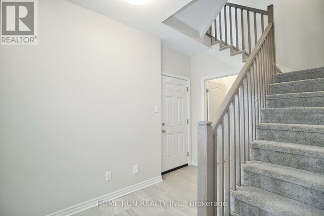 Building Photo - 211 Pastel Way