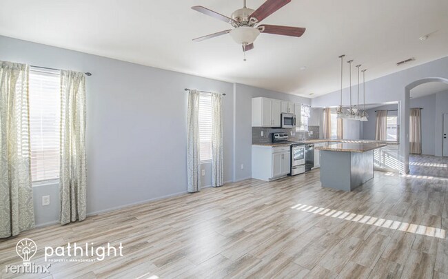 Foto del edificio - 4 br, 2 bath House - 4047 E Tanzanite Ln UNIT