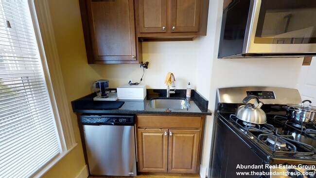 Foto del edificio - 7-7 Blake St