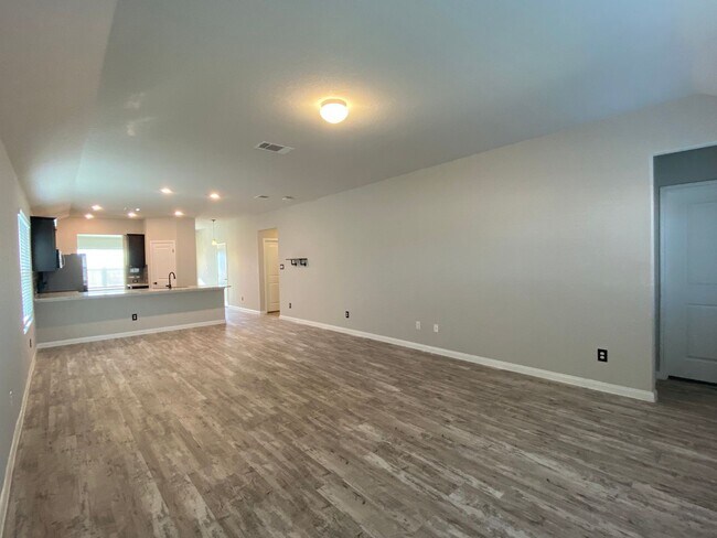 Building Photo - Voss Farms / Fridge Included / Separate Di...