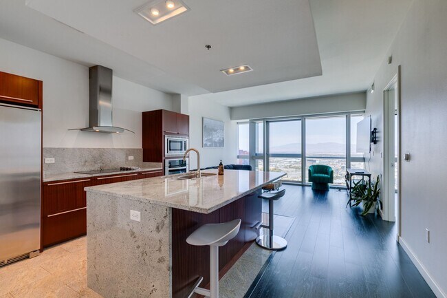 Building Photo - 4471 Dean Martin Dr