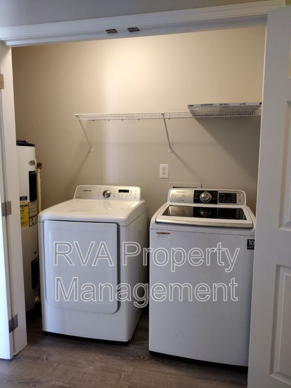 Foto del edificio - 6105 Varina Point Ln