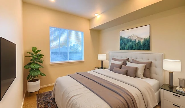 Building Photo - La Perla