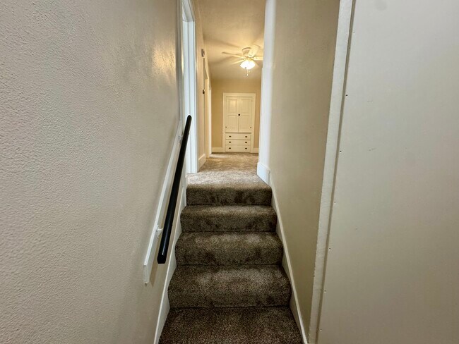 Foto del edificio - 109 2nd Ave W