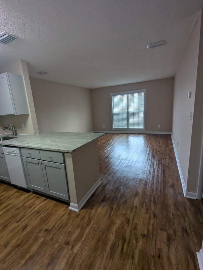 Building Photo - 6840 Blue Heron Blvd