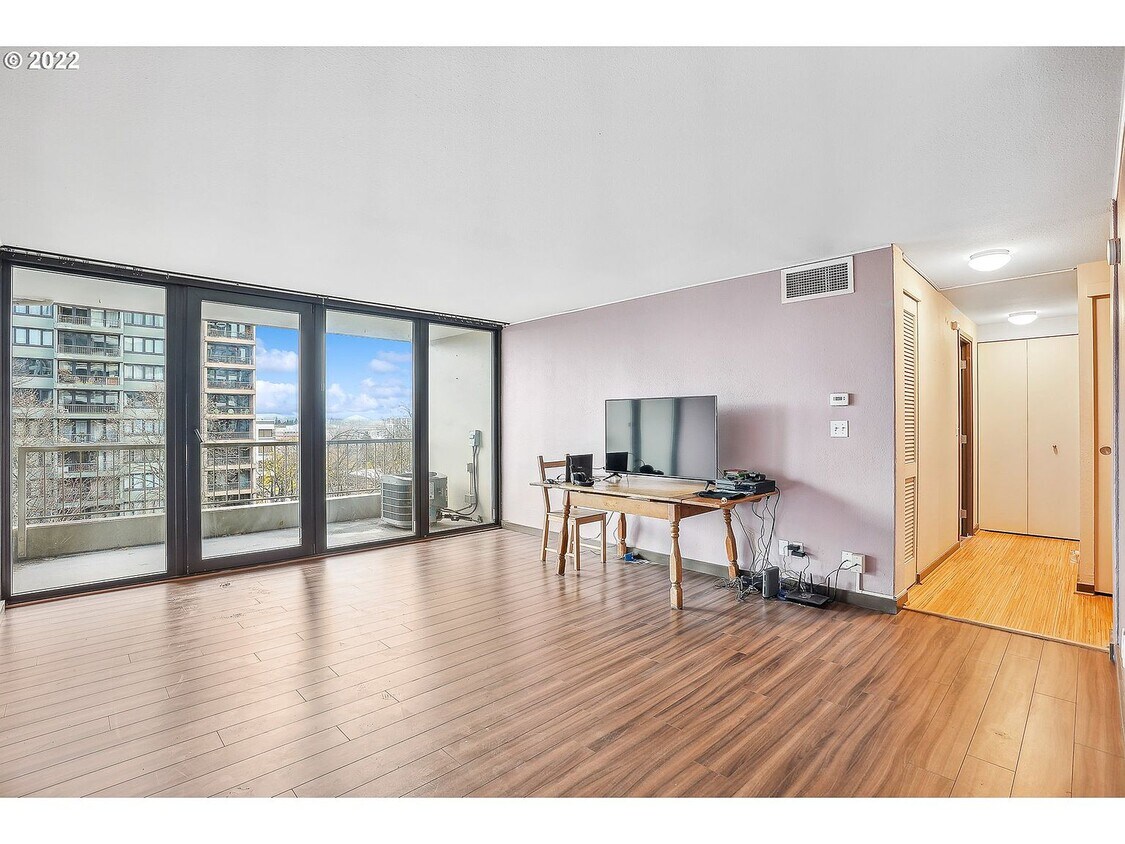 255 SW Harrison St Unit 5F, Portland, OR 97201 Condo for Rent in