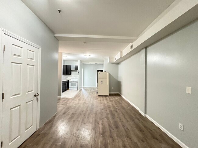 526-528 Central Ave 201 - 522 Central Ave
