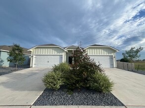 Building Photo - 521 Grayson Ln