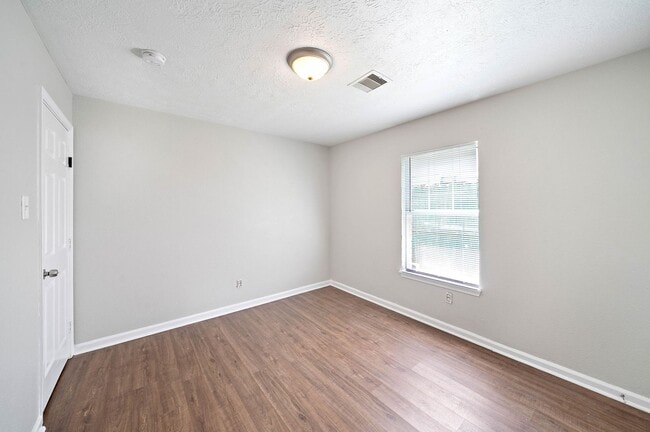 Building Photo - Duplex