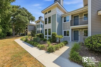 Building Photo - 264 Alexandra Dr