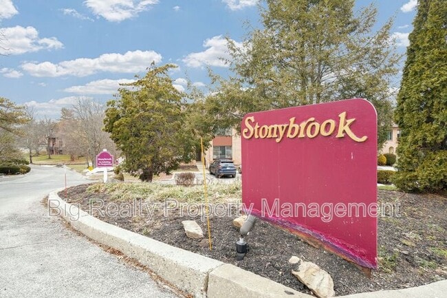 Photo - 704 Stonybrook Dr House