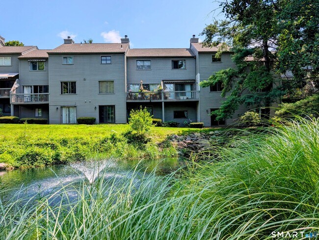 Building Photo - 6 Ledgewood Dr