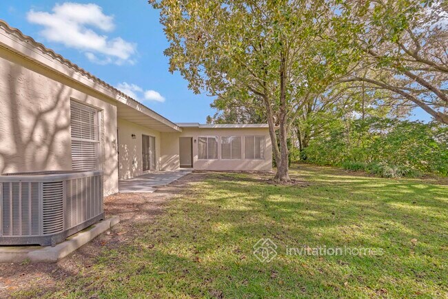 Building Photo - 10425 Kingbrook Ln