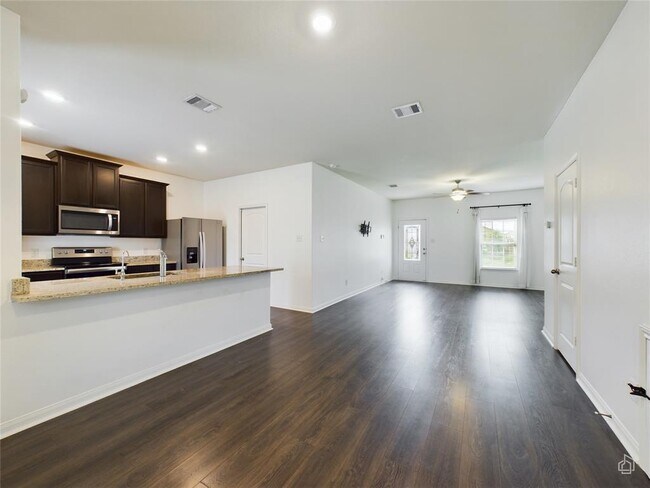 Building Photo - 1687 Twin Estates Dr