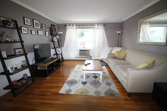 Primary Photo - 107 Spring St