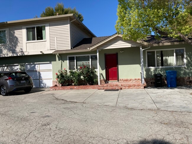 Building Photo - 1822 Roosevelt Ave