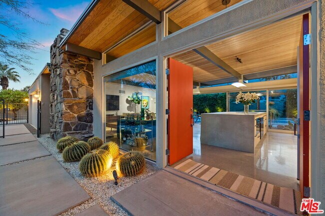 Foto del edificio - 207 N Debby Dr