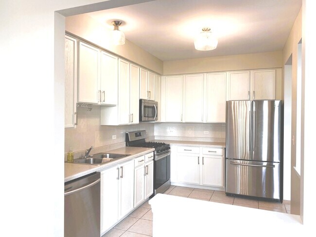 Building Photo - 2924 RUTLAND Cir