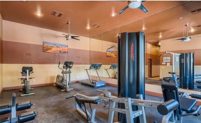 Foto del edificio - 2615 W Gary Ave