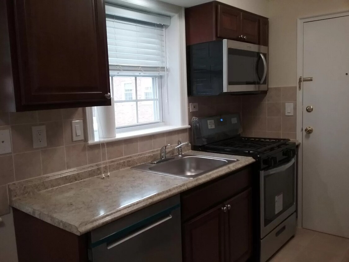 163 Ridge Rd Unit C, Cedar Grove, NJ 07009 Condo for Rent in Cedar Grove, NJ
