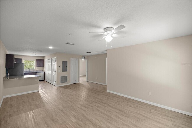 Building Photo - 32 Pine Track