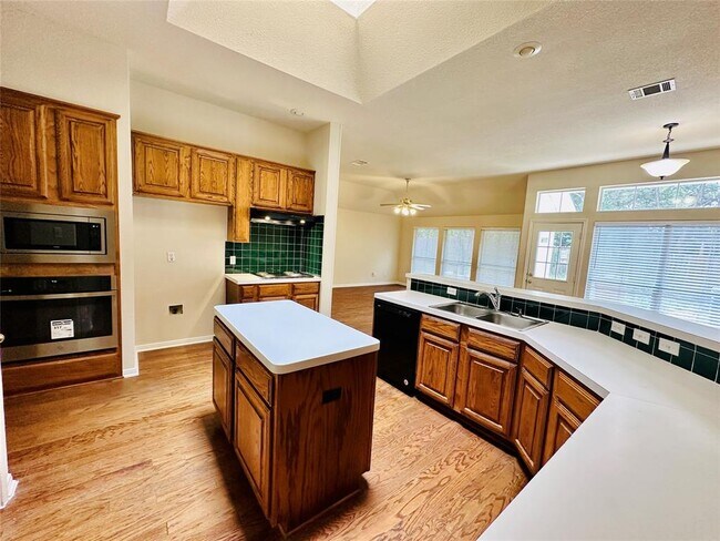 Foto del edificio - 6514 Clairmont Dr