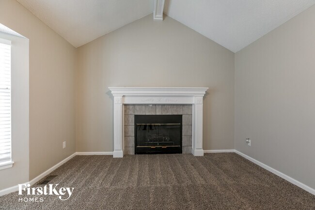 Building Photo - 1529 NE Auburn Dr