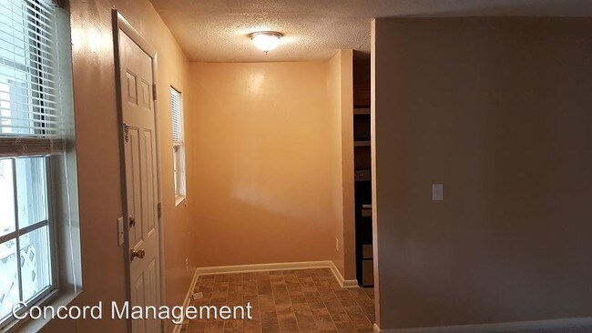 Foto del edificio - 3304 N Elm St