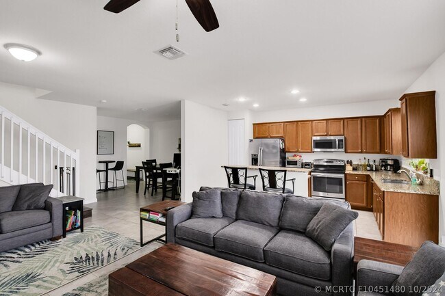 Foto del edificio - 8455 Lakeview Trail