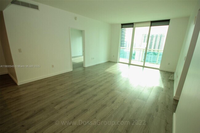 Building Photo - 951 Brickell Ave