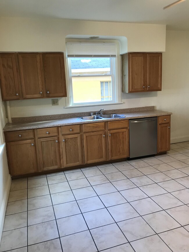 Photo - 603 Riddle Rd House