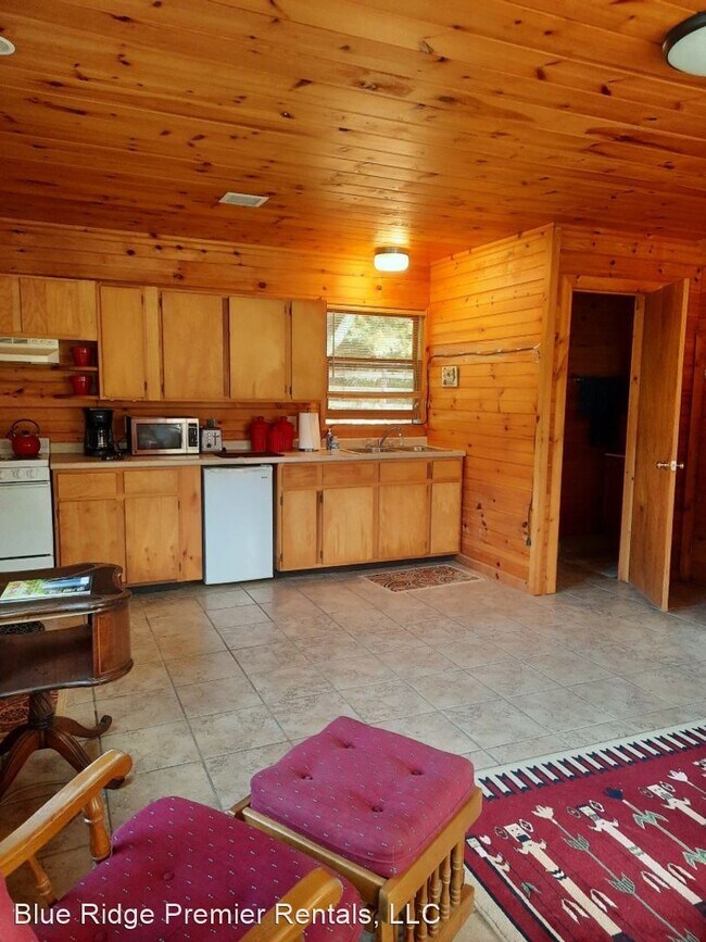 Foto del edificio - 222 Willow Bend Rd