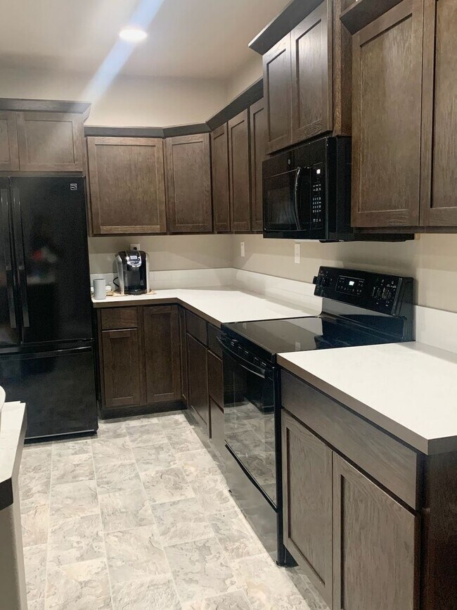 Foto del edificio - Beautiful 3 Bedroom Home in Moses Lake