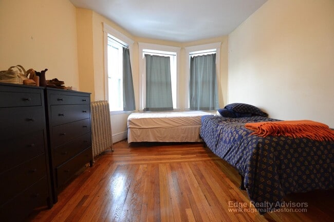 Building Photo - 1870 Commonwealth Ave