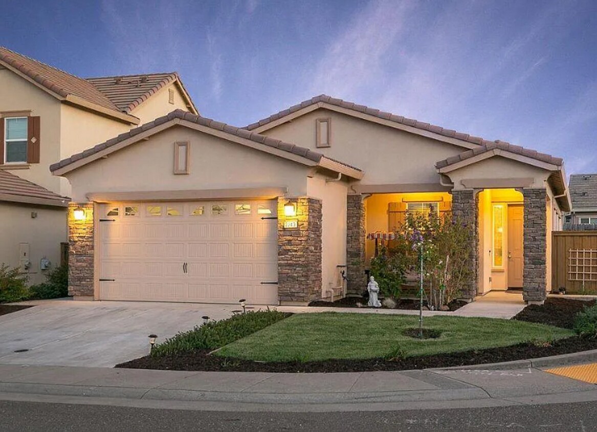 2243 Lariat Ln, Folsom, CA 95630 House Rental in Folsom, CA