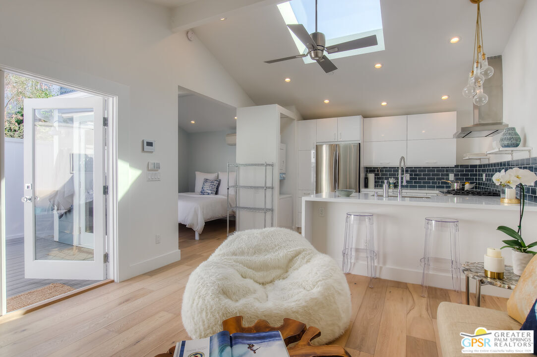 Foto principal - 214 Bicknell Ave