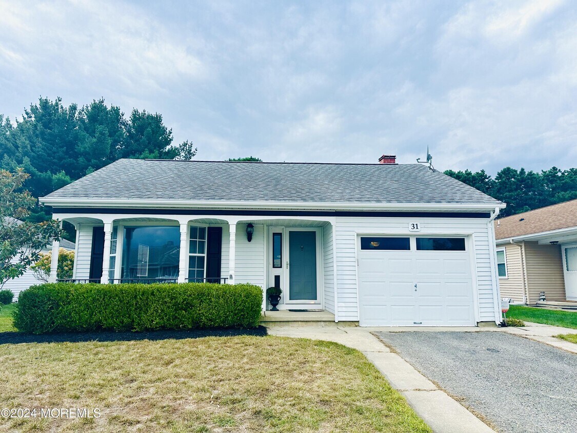 Primary Photo - 31 Stockport Dr